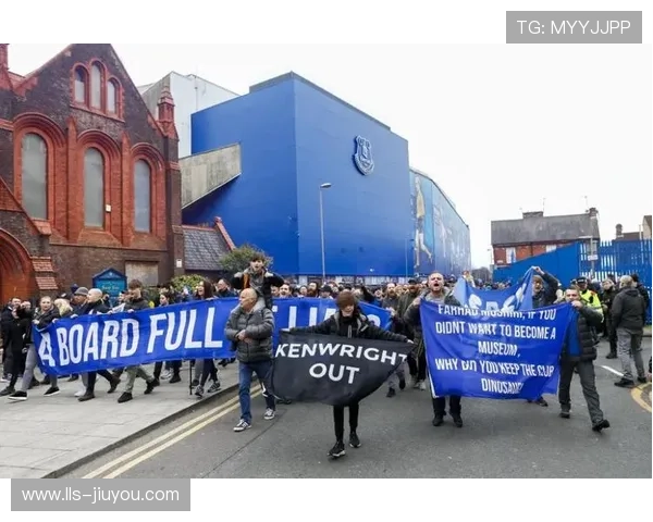 英超反歧视新规生效，俱乐部违规将重罚